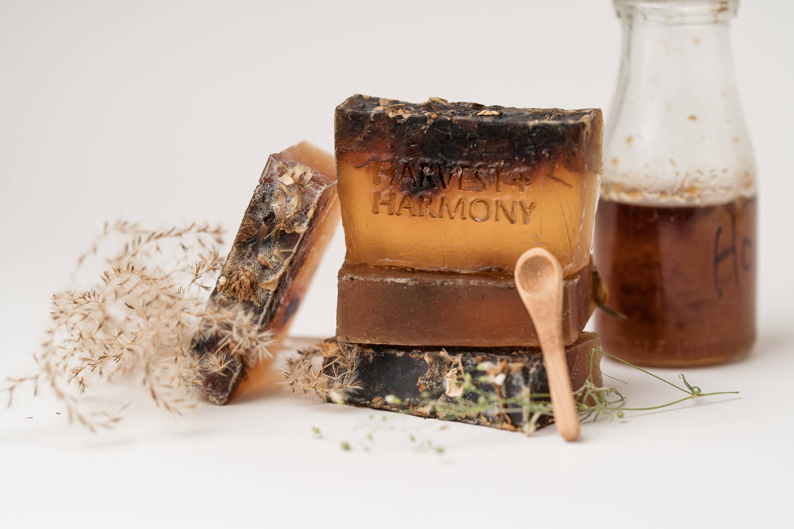 Harvest + Harmony - Wholesale Bar Soap - Harvest + Harmony Honey Soap8