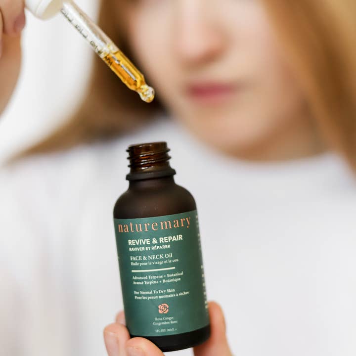 Huile réparatrice Revive + pour le visage et le cou pour la vente par NatureMary