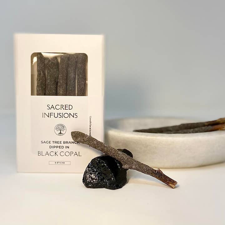 Good Vibrations Shop – Großhandel Räucherbündel – Sacred InfusionsIn Black Copal getauchter Salbeizweig4