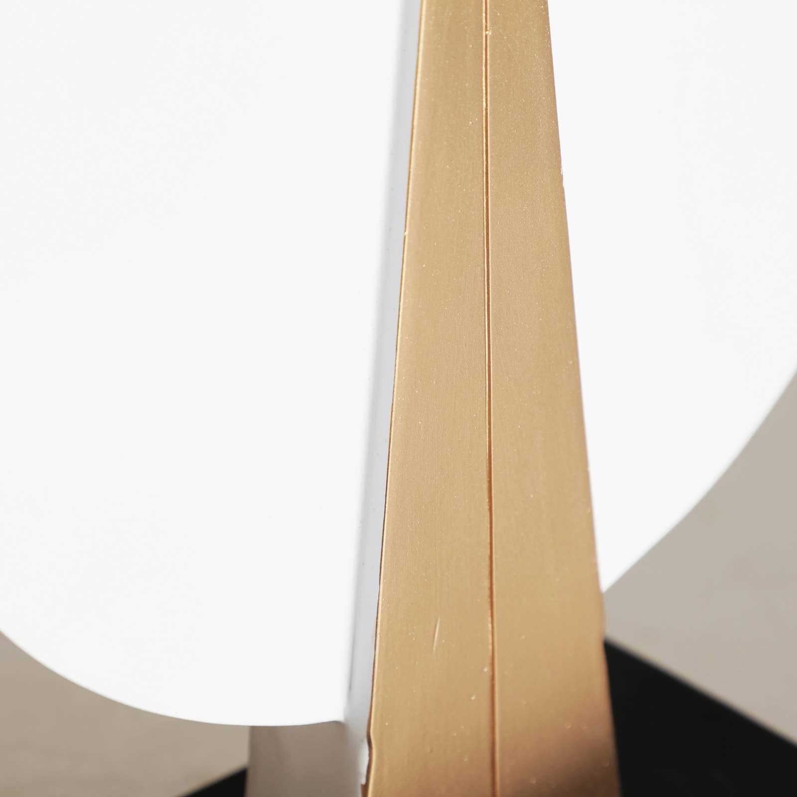 B&B - Wholesale Decorative Figurine - Abstract Figure, Made of Resin, In White Color, 21X8X26cm1