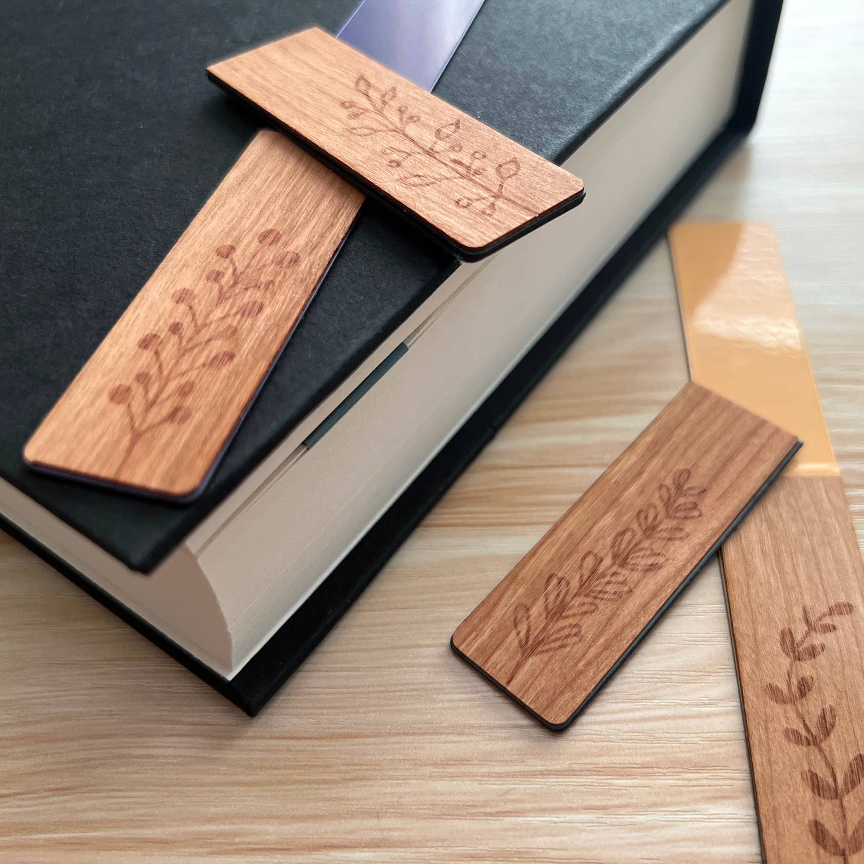 North Country Craft - Wholesale Bookmark - Floral Icons Magnetic Wooden Bookmarks2