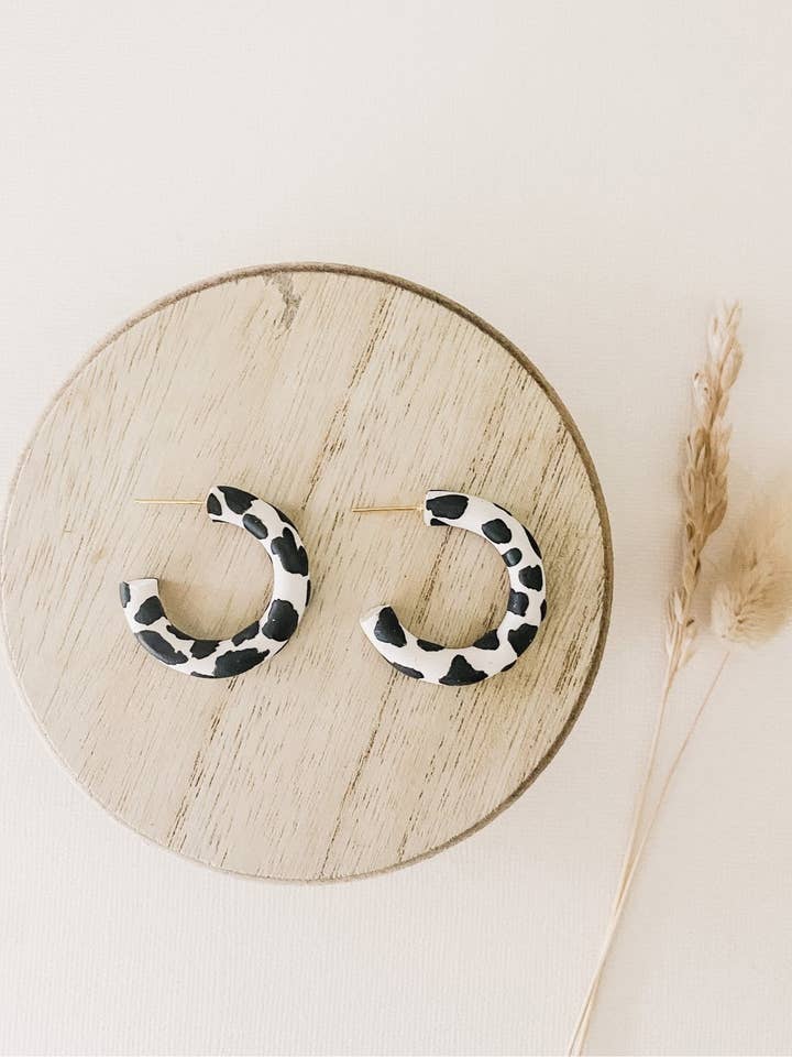 Créoles à imprimé vache pour la vente par DesertReignCo