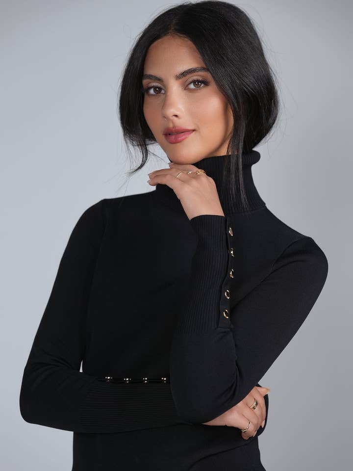 Top de cuello alto con botones dorados para venta al por mayor de Aleeza Paris