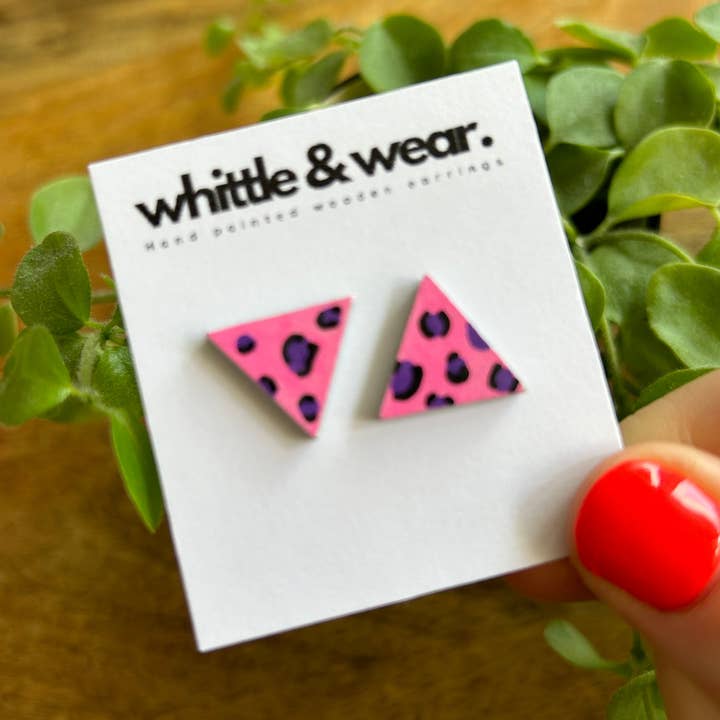 Dreieckige Nieten. Tierdruck in Rosa und Violett für den Großhandel von Whittle and Wear