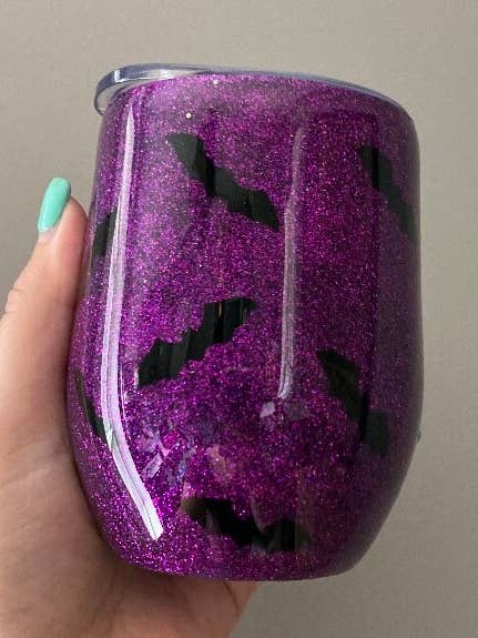 Gobelet à vin violet à paillettes et chauves-souris - Gobelet d'Halloween pour la vente par Mason Jar Mayhem