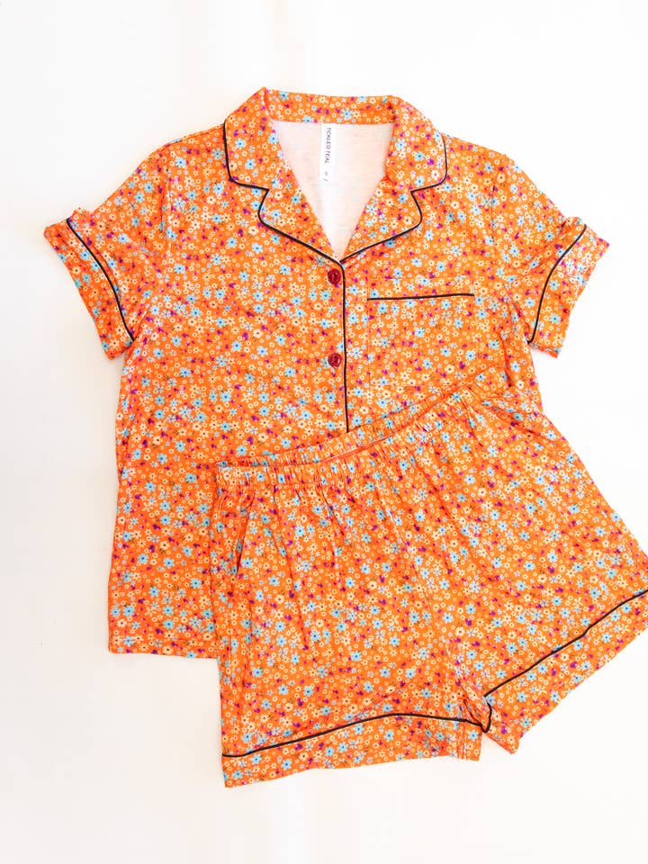 Blommönstrade pyjamas för wholesale av Tickled Teal