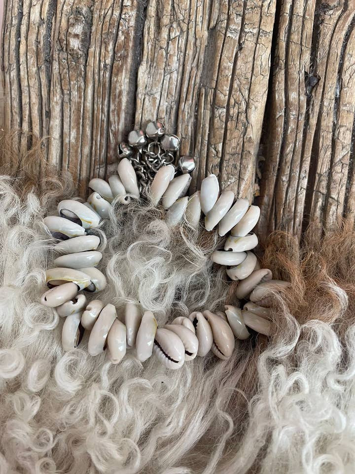 Bracelet Shells and bells for wholesale by ToutVintage