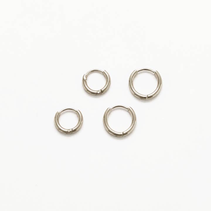 Pack Double Argent - Mini Créoles Huggie (Lot de 2) Cadeau de Noël 2025 pour la vente par Admiral Row Jewelry