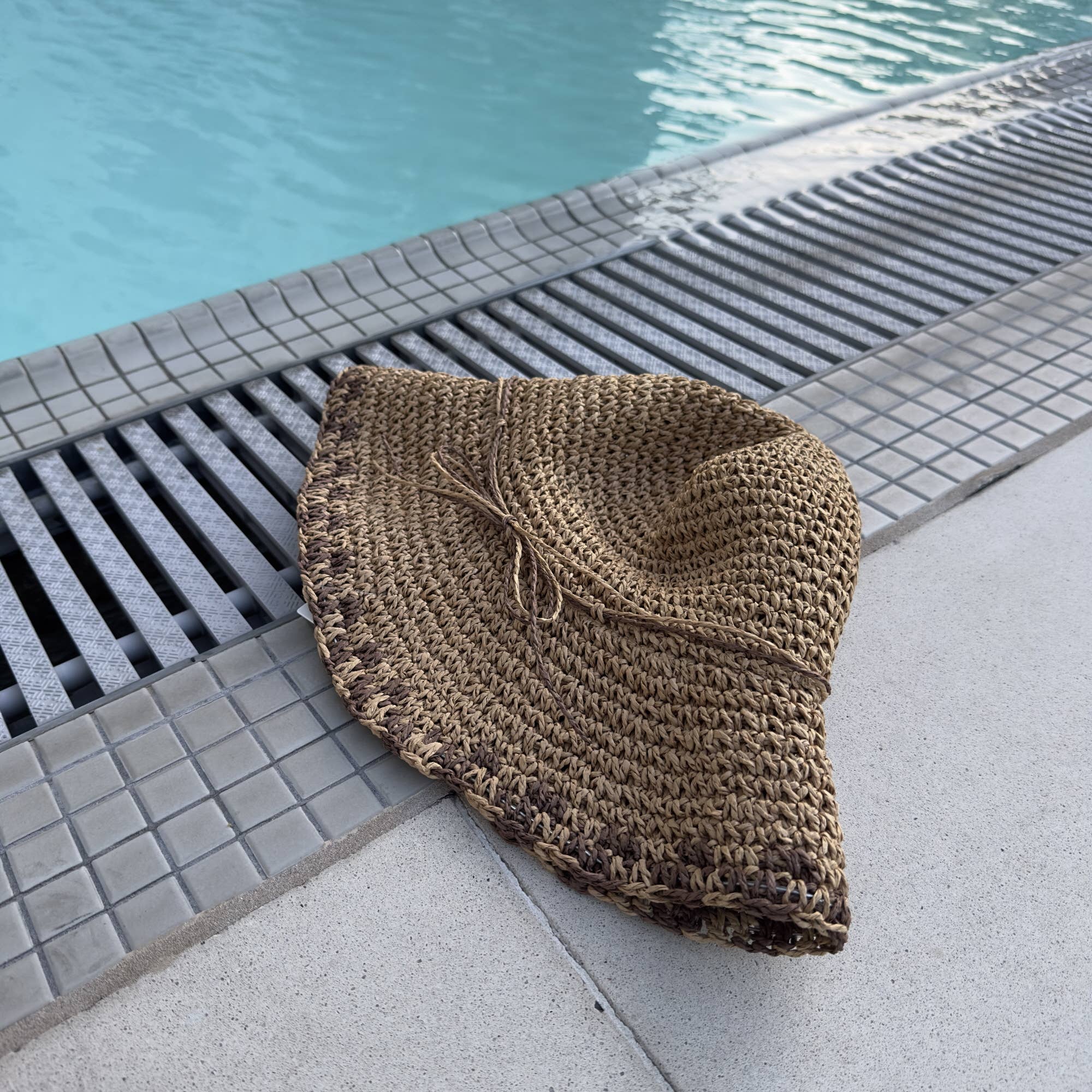 Queens INC - Wholesale Straw Hat - Women's - Seaside Woven Bucket Hat 🌿 with Bow Detail1