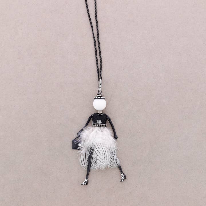 Collier Long Pendentif Poupée pour la vente par Sonata