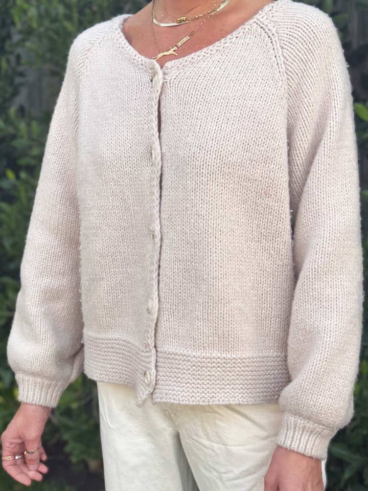 Cardigan Ryan - Maglione Cardigan Beige con Bottoni per la vendita all'ingrosso da parte di merritt charles