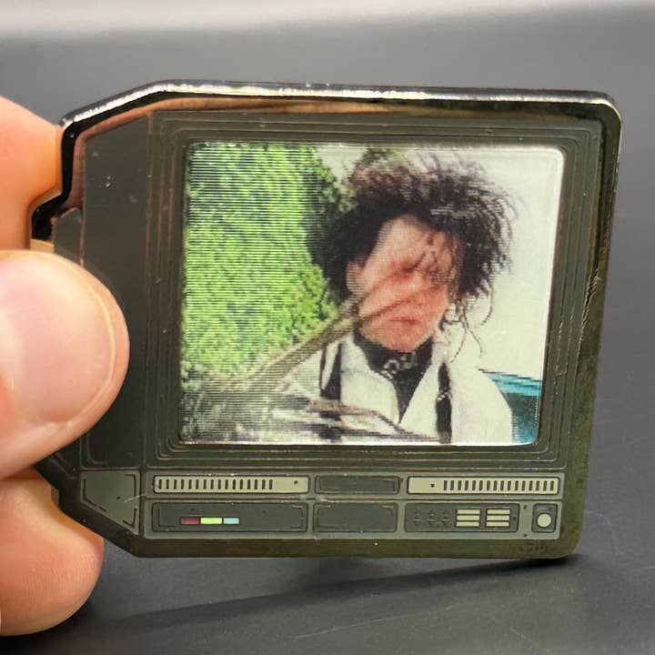 GoopyGoblins - Wholesale Lapel Pin/Button - 2.5" Lenticular Edward Scissorhands CRTV Enamel Pin4
