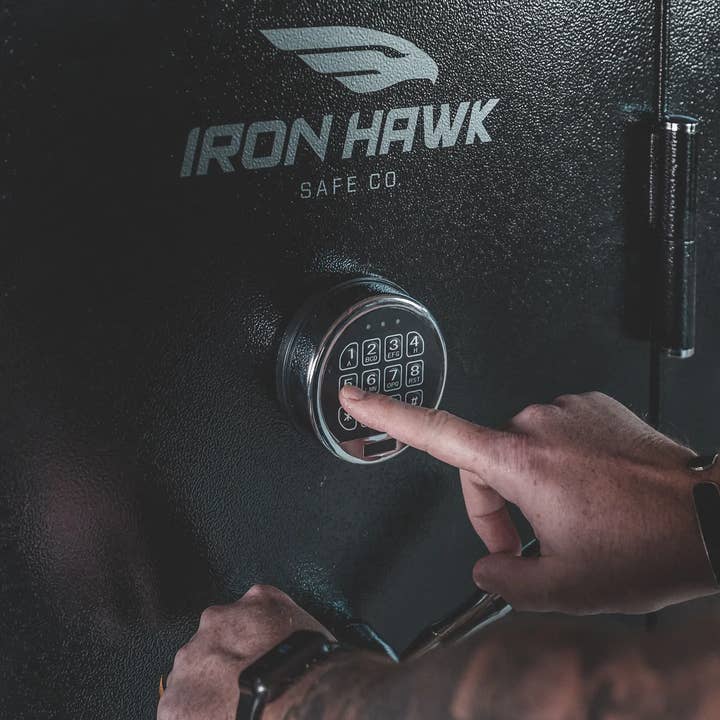 Iron Hawk Safe – wholesale Storage Bin – Hawkeye 24