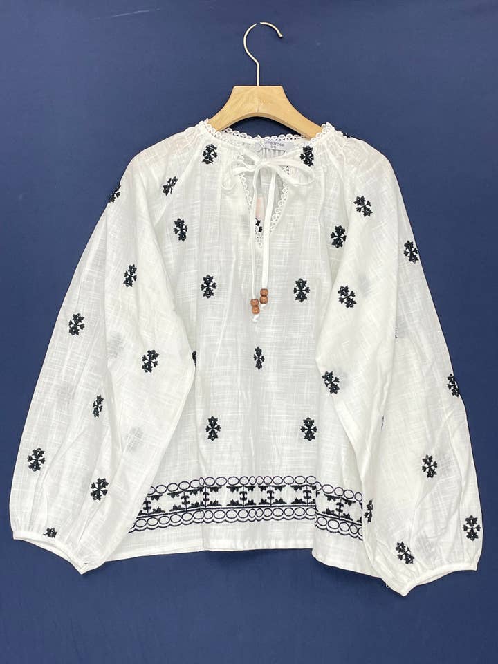 16518 blusa lisa con bordado para venta al por mayor de Lilie Rose