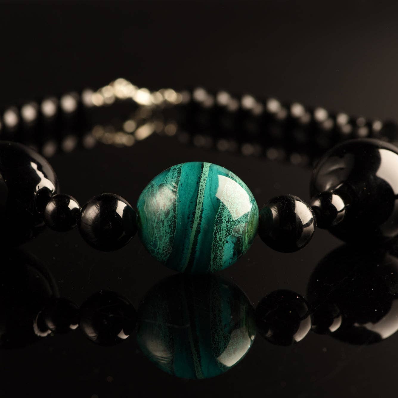 Mazzega Art & Design - Wholesale Beaded/Pearl Necklace - Desdemona Necklace in Murano Glass: Luxurious jewel with a colored submerged central pearl and large black blown pearls. Length approximately 47 cm.12