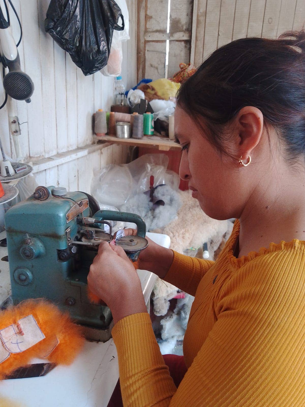 Blossom Inspirations – Großhandel Kuschel-/Plüschtier – Kind & Baby – Lustiges Schaf-Alpaka-F11