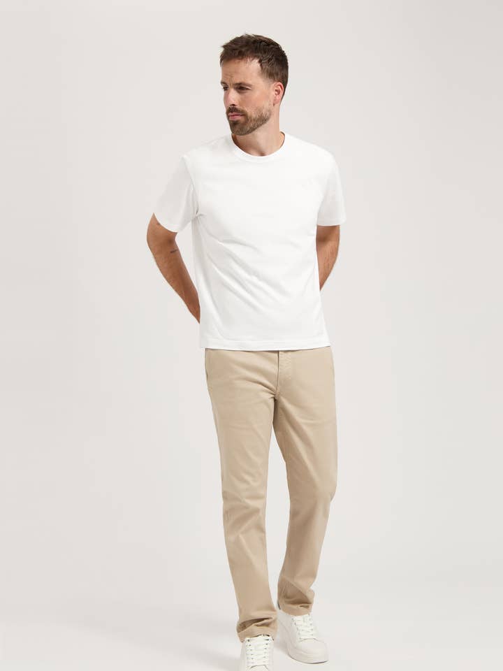 Scott Mid Tapered - Sabbia per la vendita all'ingrosso da parte di MUD Jeans International B.V