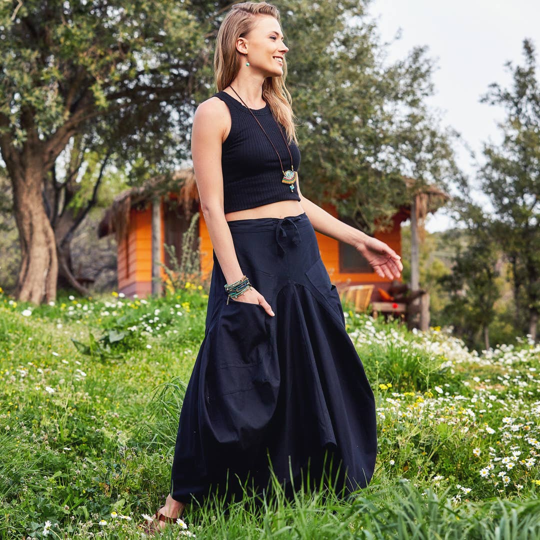 Los Banditos - Wholesale Skirt - Women's - Gypsy Style Elastic Waist Oversize Pockets Black Skirt3