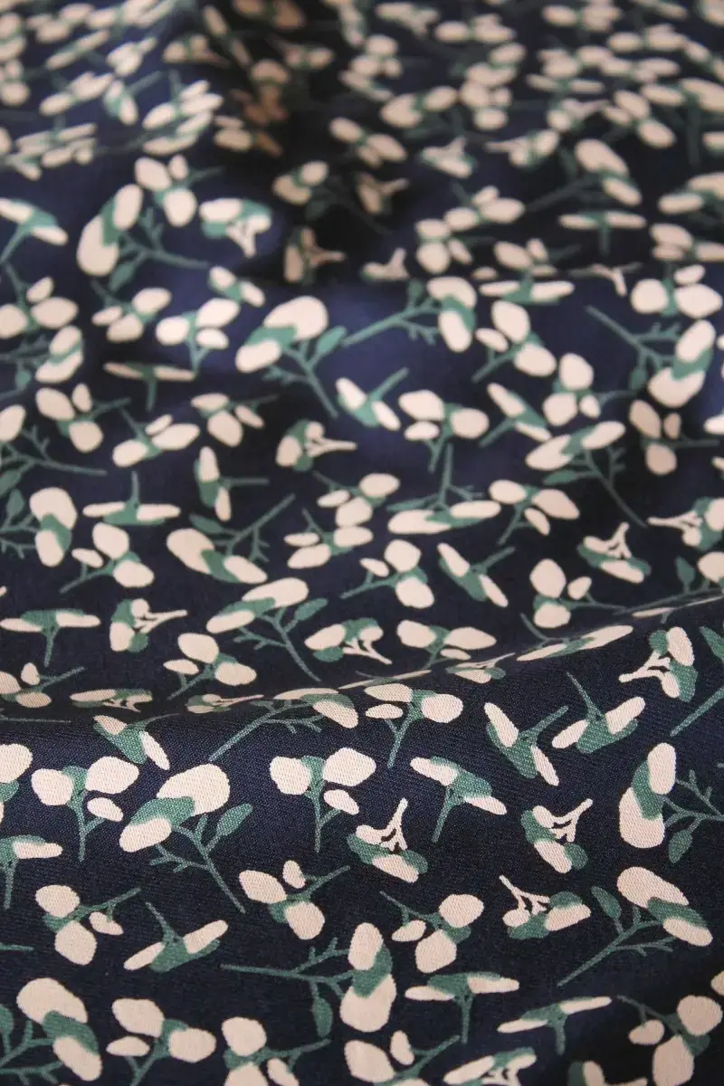 Eglantine et Zoé - Wholesale Stofrol - Atlantisch blauwe viscosestof van keperstof6