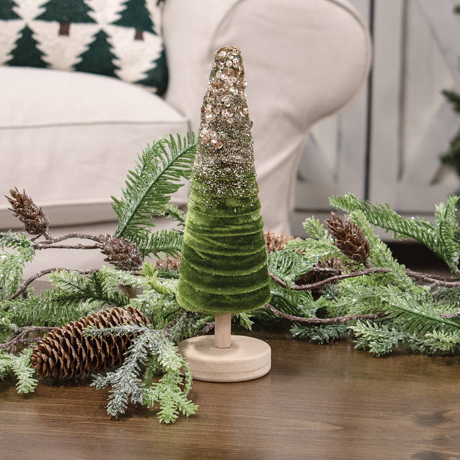 Col House Designs – Großhandel Weihnachtsschmuck – Glitzernder Weihnachtsbaum aus Samt, 24,6 cm (Höhe)1