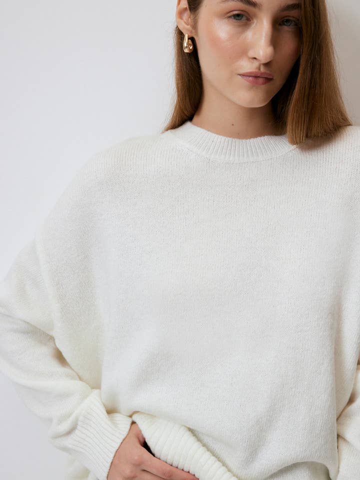 UNIFARBENER OVERSIZE-PULLOVER für den Großhandel von Touché Privé EU