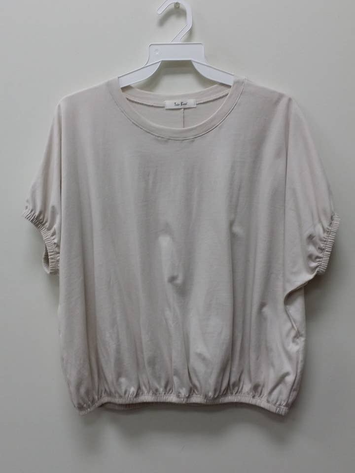 top corto de algodón con parte inferior y mangas ceñidas para venta al por mayor de Tres Bien, Inc