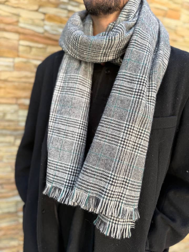 Echarpe unisexes douce et élégante pour la vente par Maison Unik Accessoires