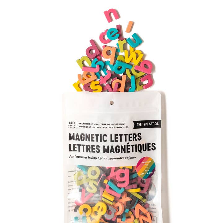 1" 140 små bogstaver i magnetisk regnbuefarver for engroshandel hos The Type Set Co.