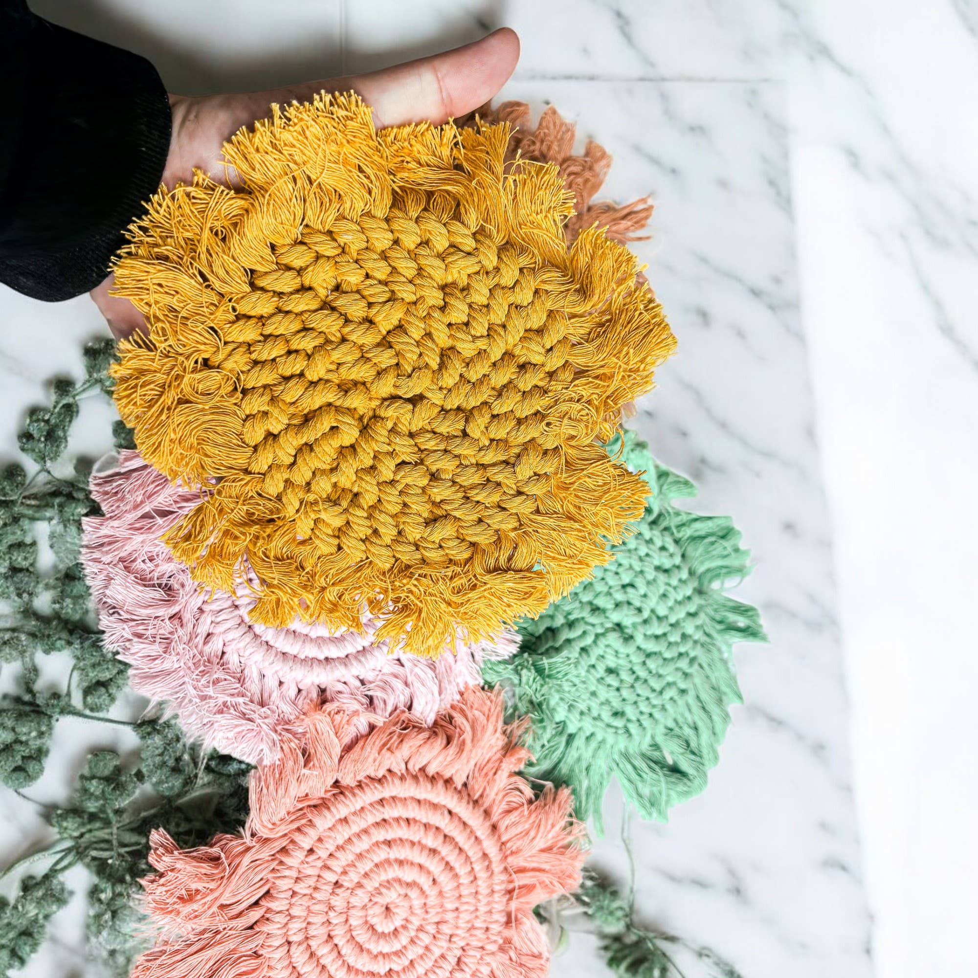 Gia Roma – Objeto de mesa decorativo por atacado – Porta-copos de algodão com tassel em tons pastéis, decoração de mesa para primavera e Páscoa19