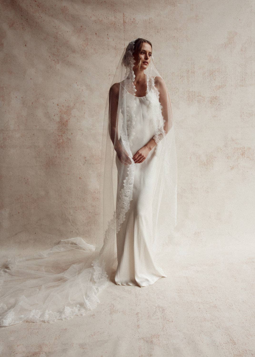 Dove Grey Accessories - Wholesale Veil - Women's - EMMY MANTILLA VEIL6