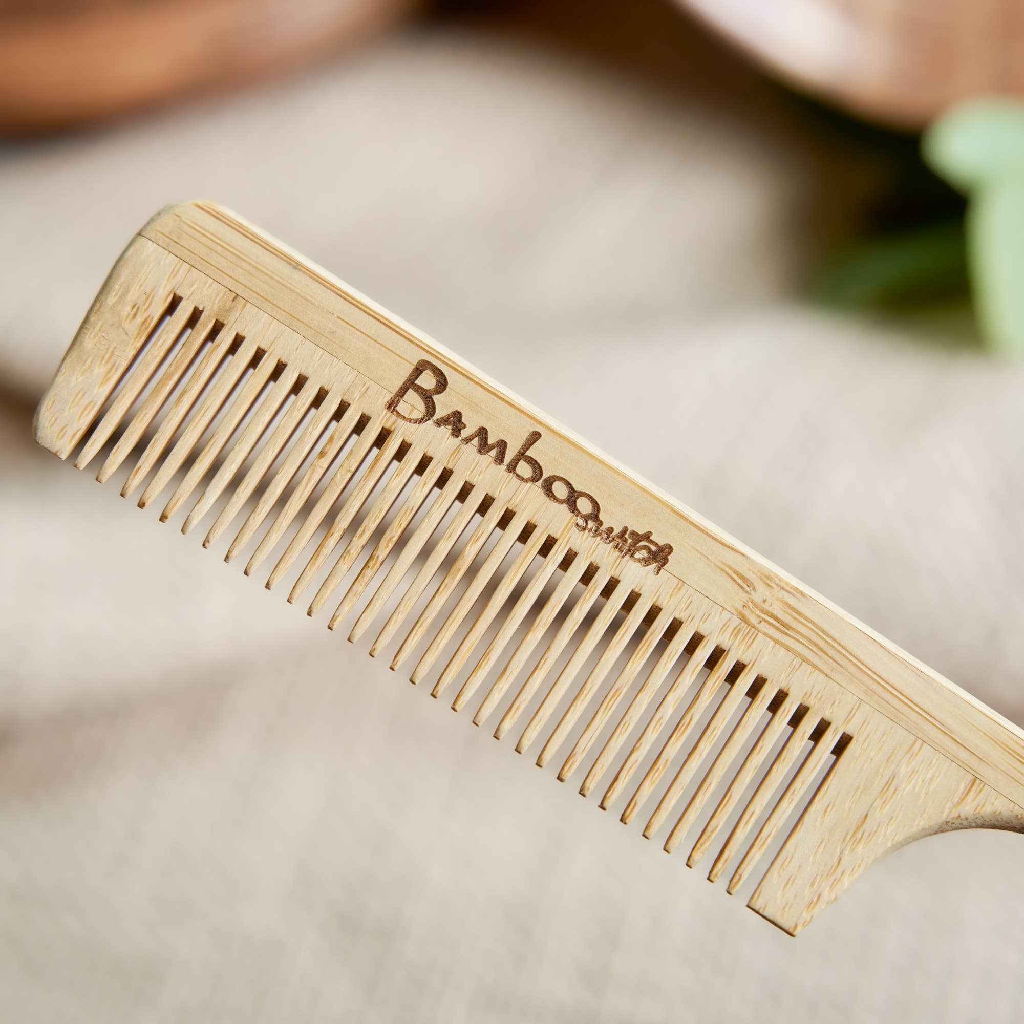 Bamboo Switch - Vente Peigne/brosse à cheveux - Peigne coiffant en bambou | Meilleure vente soins capillaires2