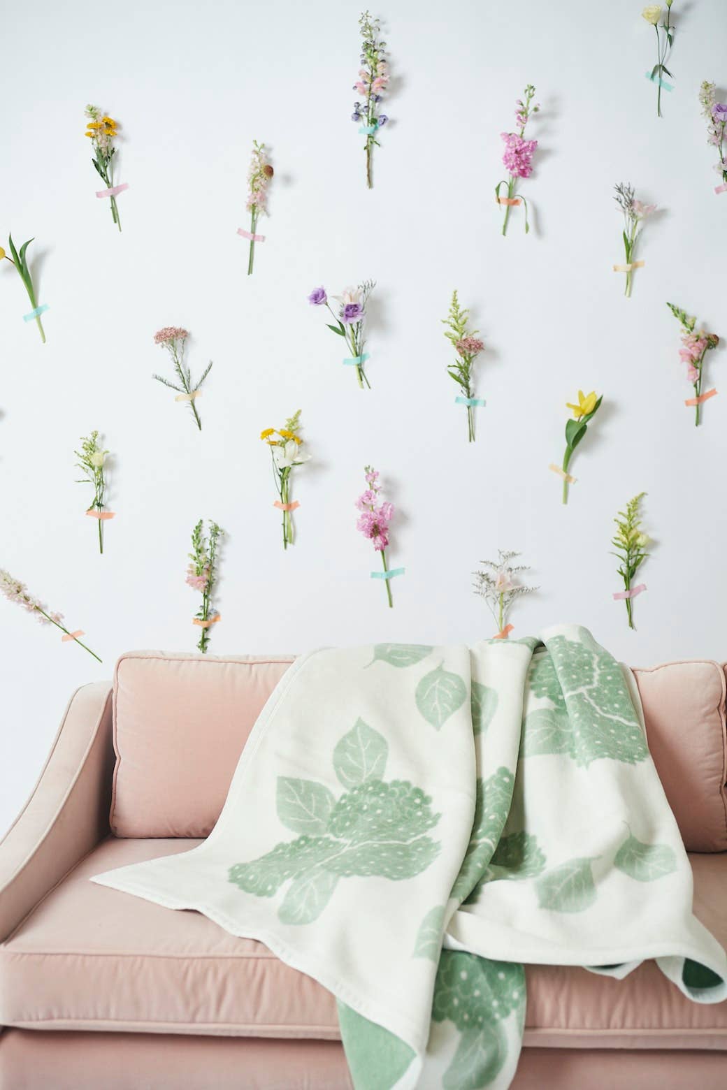 ChappyWrap – wholesale Throw blanket – Hydrangeas Sage Blanket4