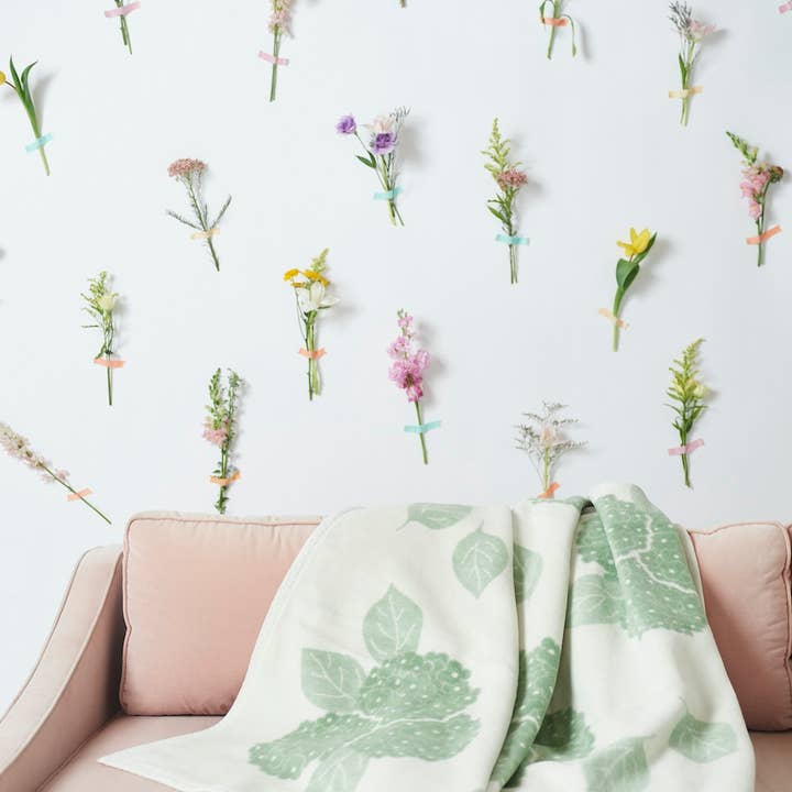 ChappyWrap – wholesale Throw blanket – Hydrangeas Sage Blanket4