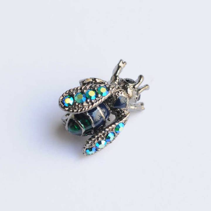 La Jungle des Gemmes - Wholesale Brooch - Minimalist Rhinestone Painted Brass Fantasy Bee Brooch2