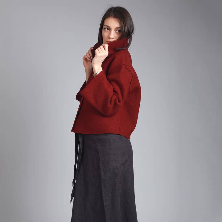 Knotium - Wholesale Jas - Dames - FRANKIE Ongevoerde Verkorte Gekookte Wol Cape Jas