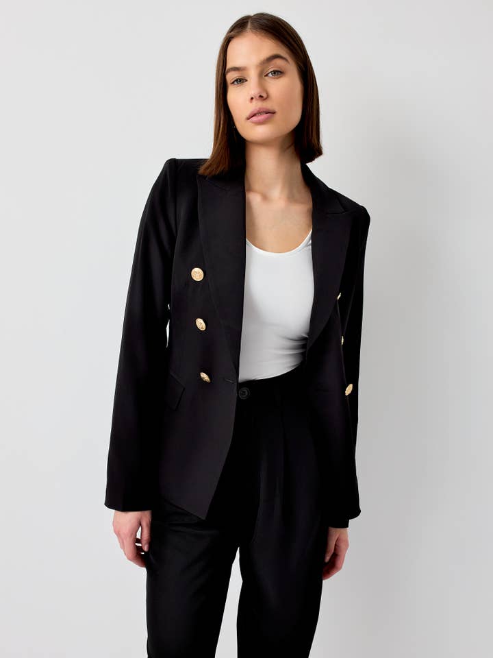 Attentif Paris – Großhandel Blazer – Damen – Attentif Paris zeitloser taillierter Blazer mit doppelreihigem Goldknopfmuster