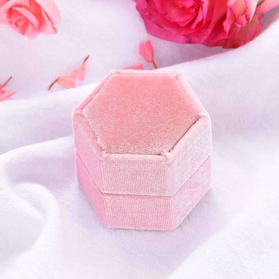 Zakka - Venta al por mayor Joyero/organizador de joyas - Caja de anillo hexagonal individual de terciopelo premium en 3 colores para boda0