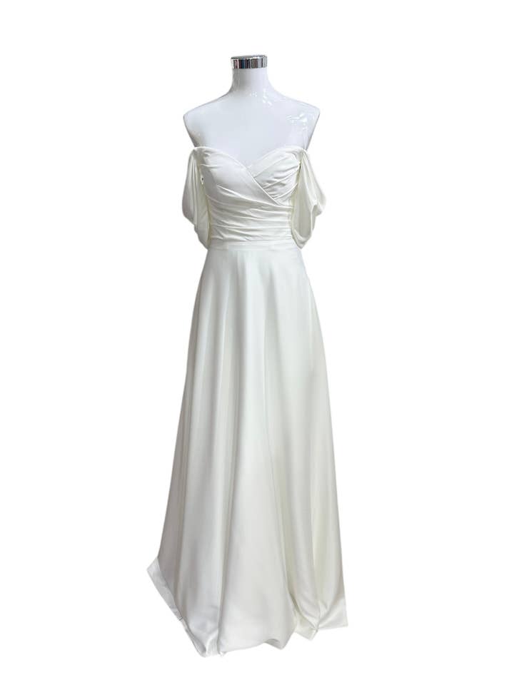 Vestido de noche acampanado con cuello barco Marfil para venta al por mayor de Les Voiliers