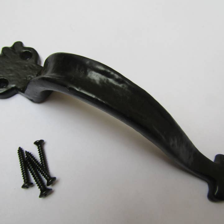 8" Tudor-Ziehgriff Schwarz Antik für den Großhandel von IronmongeryWorld