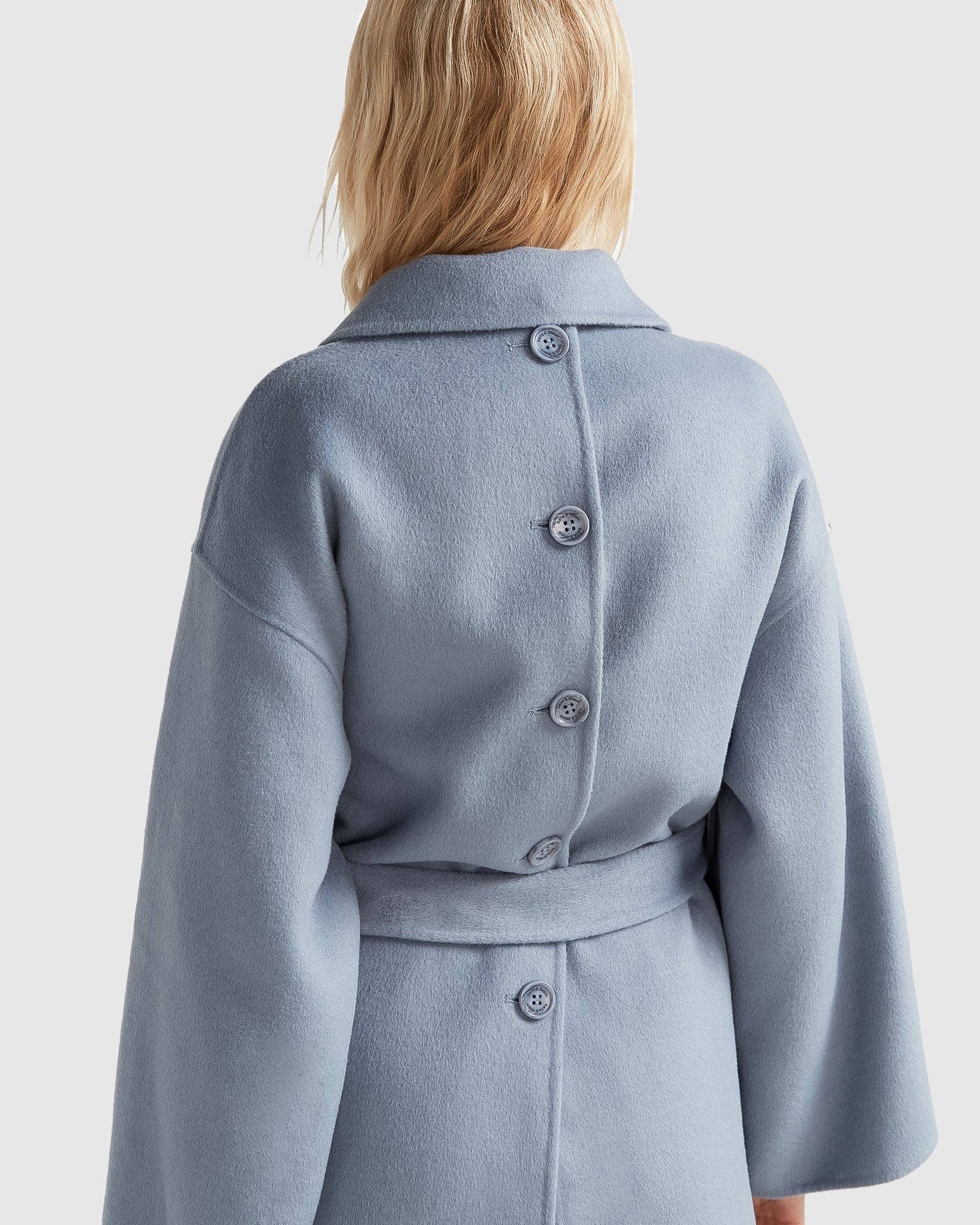 belle & bloom - Vendita all'ingrosso Cappotto - Donna - Soprabito Wide Awake con orlo diviso5