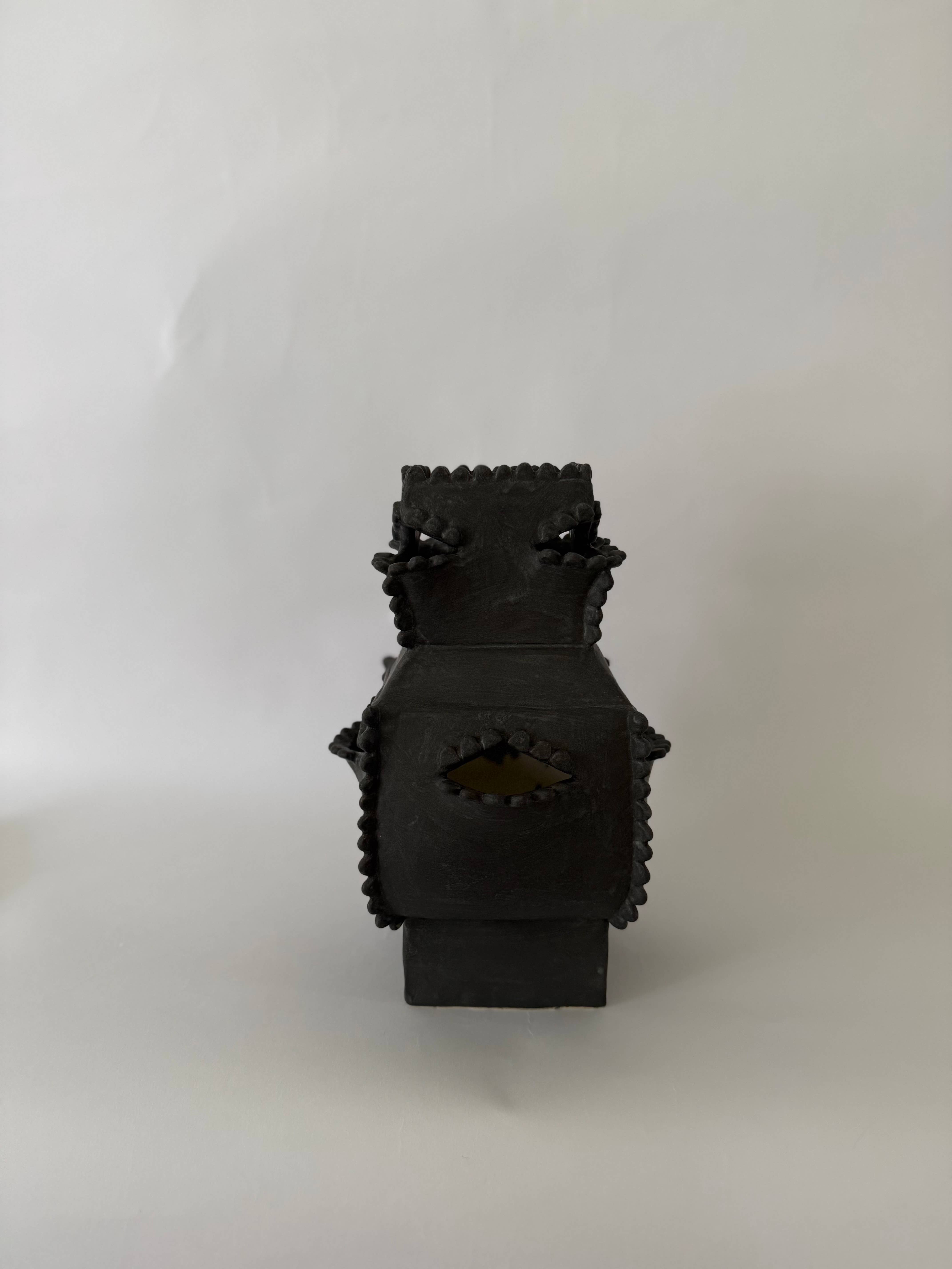 OON, LLC. - Wholesale Vase - le tulipiere en charcoal2