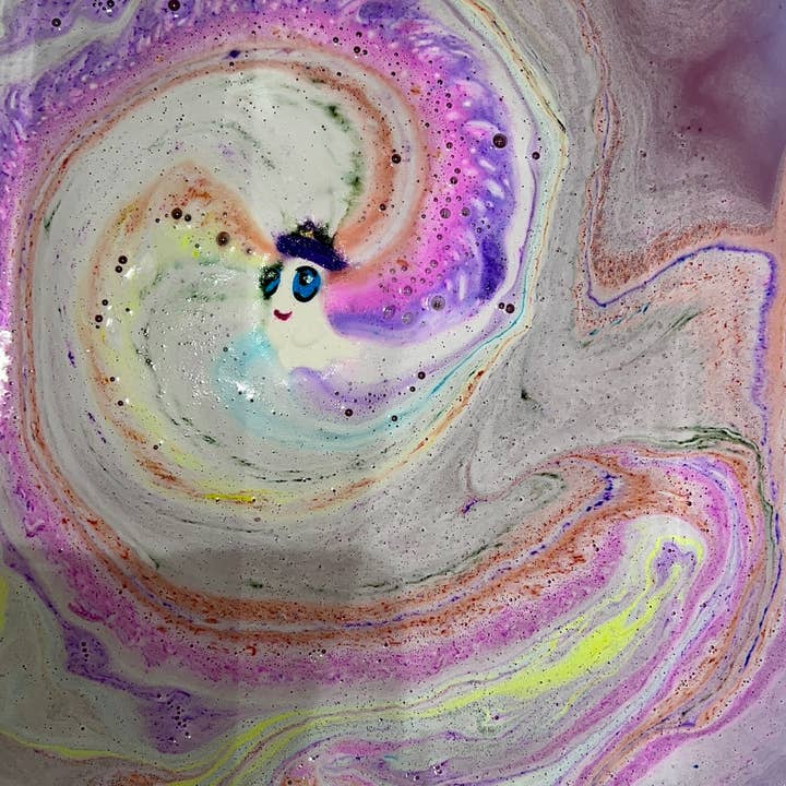 Unique creations soap company – wholesale Bath bomb/fizz – Cute ghost in purple hat bath bomb6