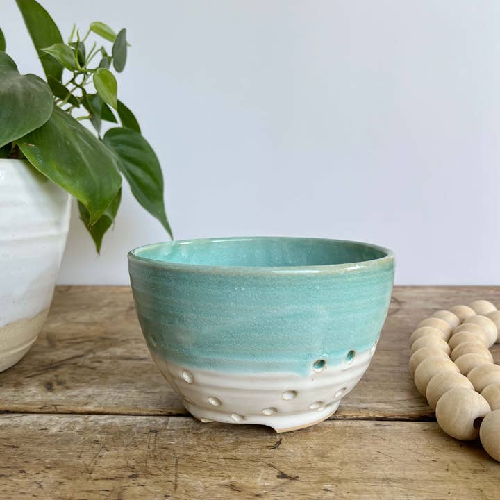 Coastal Clay Co. - Venta al por mayor Coladores - Cuenco clásico para bayas de verano con platillo - Colador de cerámica23