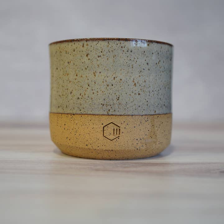 Handgemaakte Keramische Kaars (Lichtbruin Klei) - Witte Glazuur voor wholesale door Carbon Candle