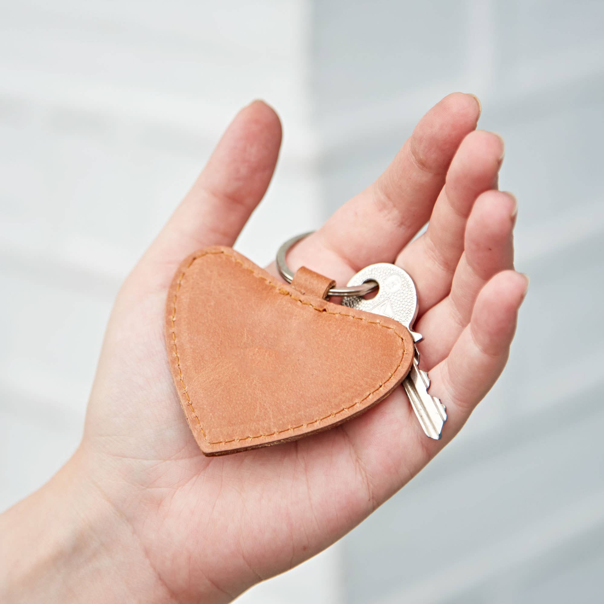 The Paper High Gift Company Limited – wholesale Keychain – Unisex – Leather Heart Keyring - Love Heart Key chain0