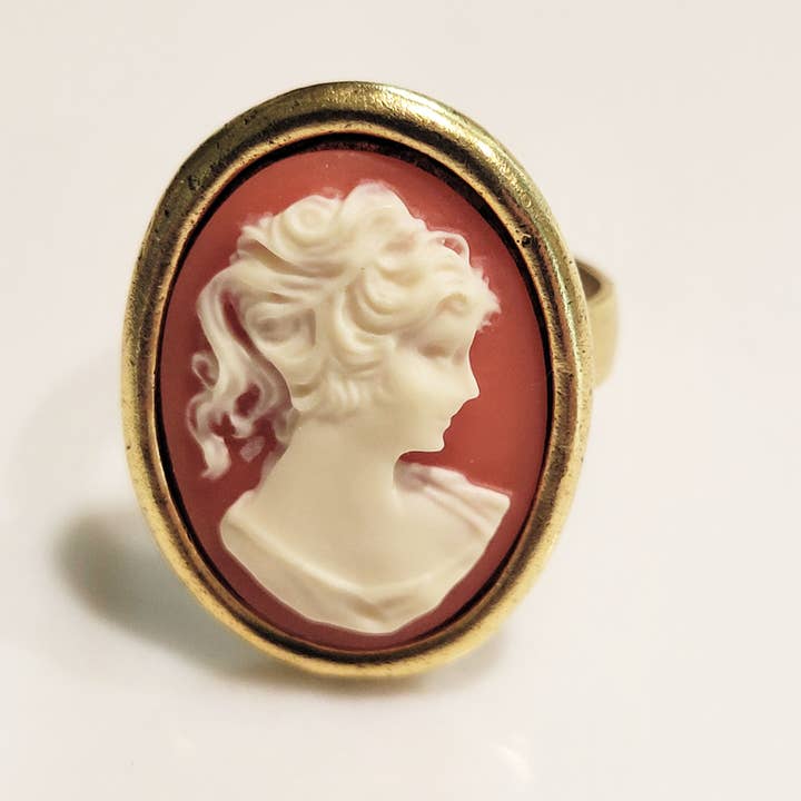 Coral Classic Stor Cameo Ring för wholesale av Fizz
