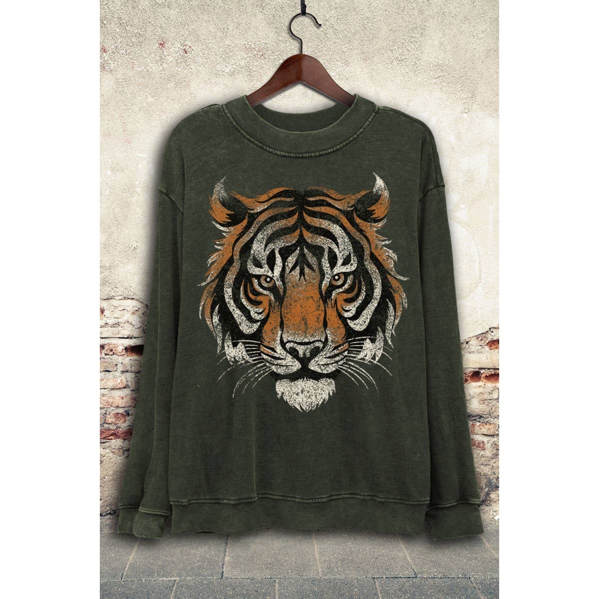 HRTandLUV – Großhandel Sweatshirt mit Grafikdruck – Damen – TIGER-SWEATSHIRTS MIT BIG-FACE-GRAFIK3