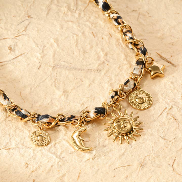 Leopardmønstret stofhalskæde med kæde og charms for engroshandel hos joya