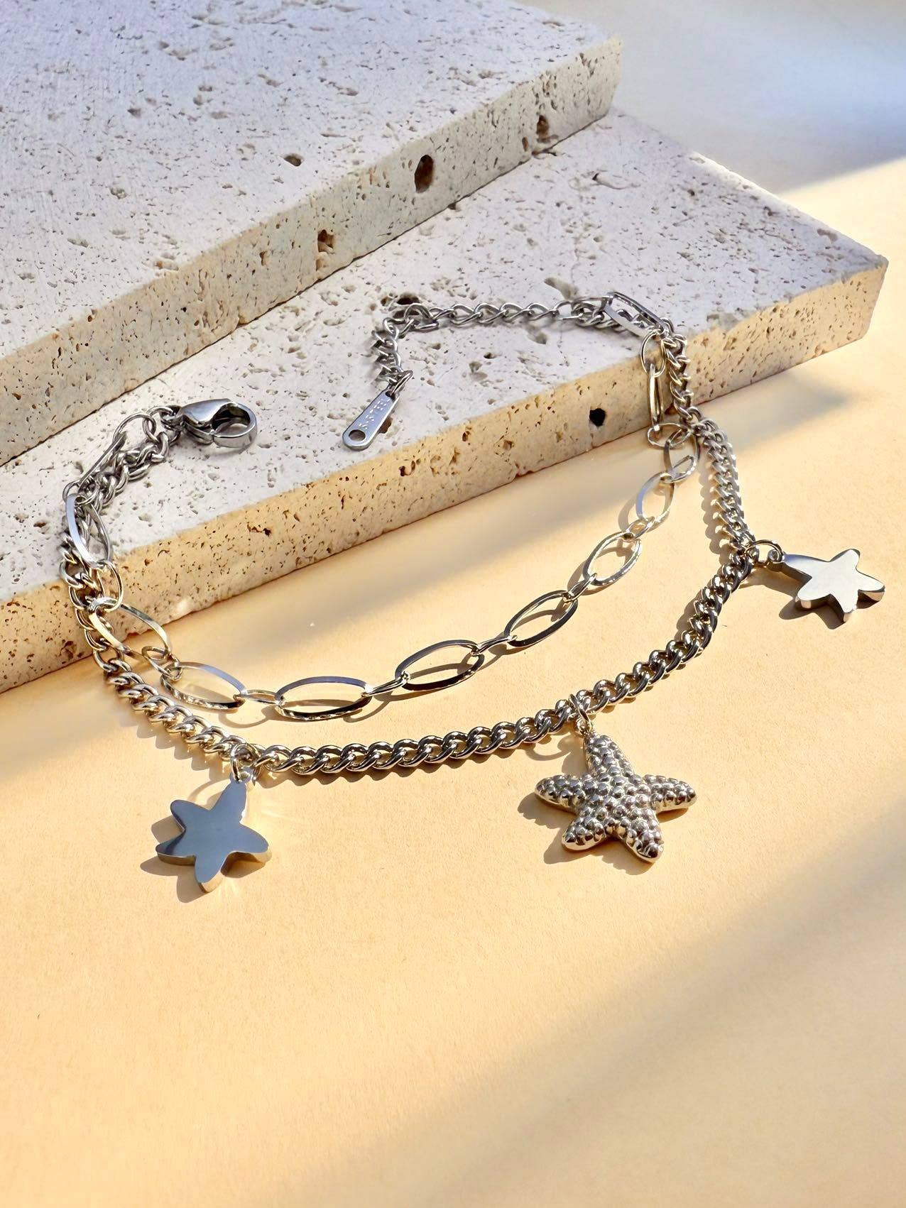 COSMOS – Engroshandel Armbånd med vedhæng – Dobbelt Tour Armbånd i Rustfrit Stål med Stjernevedhæng1