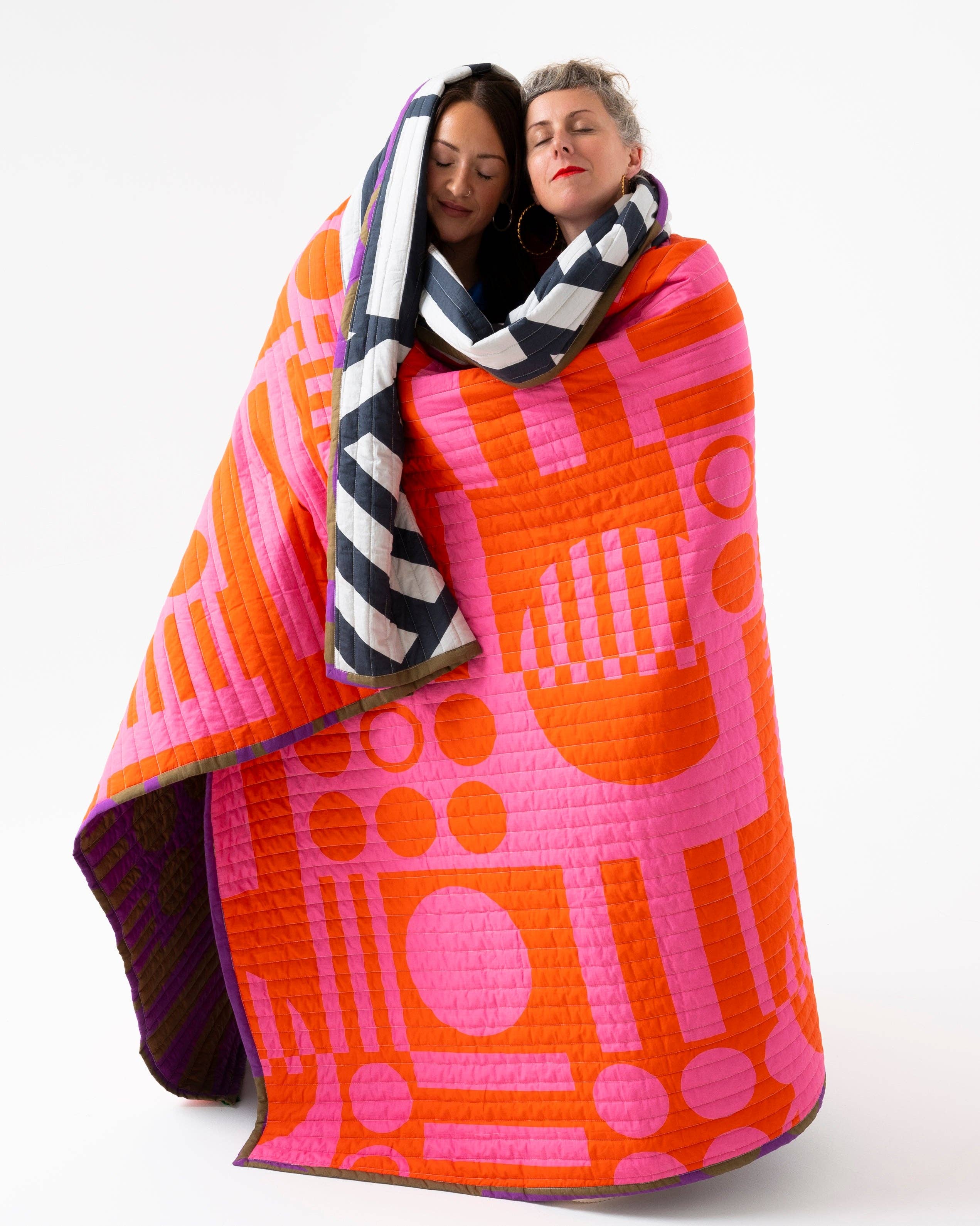 Irregular Sleep Pattern – wholesale Throw blanket – Reversible Quilted Throw in Hot Grape6